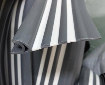 Привальный брус 90мм трех полосный (Серо-Белый)